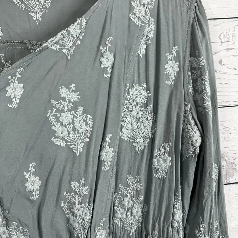 Miss Me Cardigan Womens‎ Sweater Large Blue Embroidered Floral Viscose Western